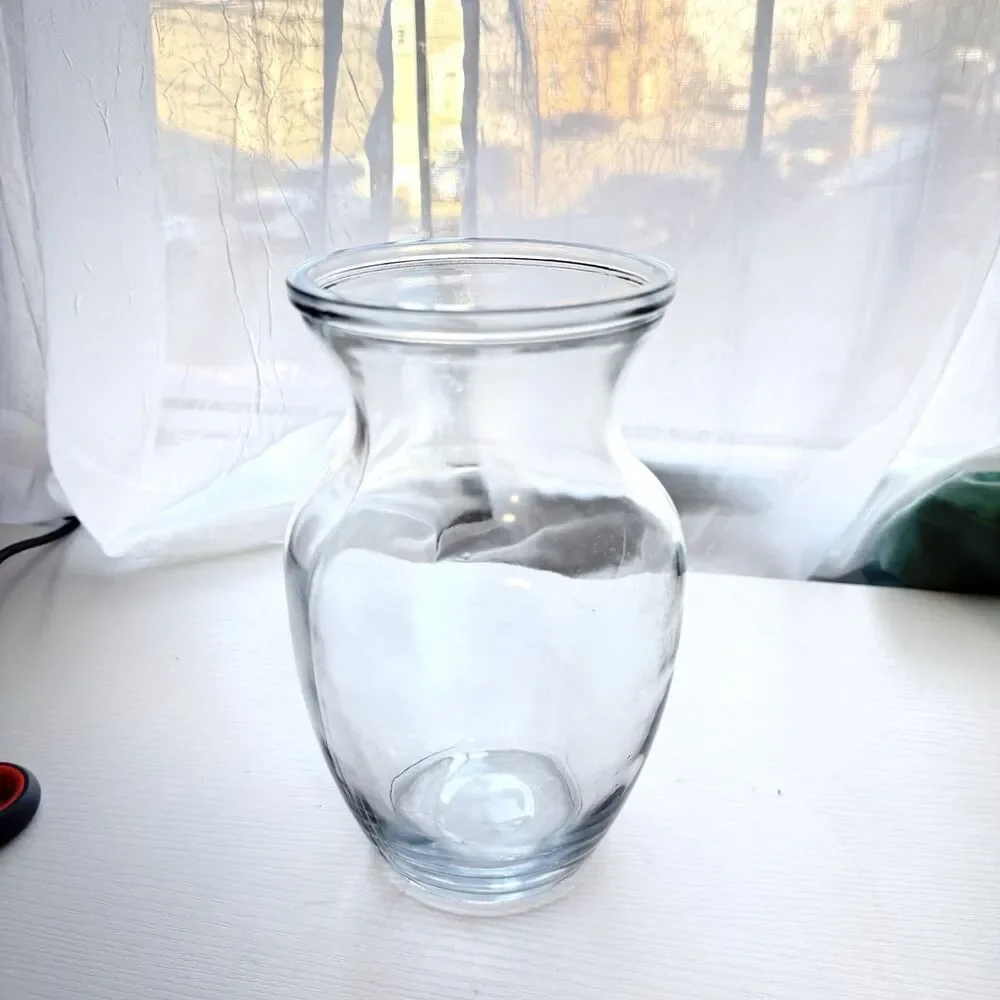 Clear Glass Urn-Shaped Flower Vase Decorative Freestanding 8 in Tall 4 in, J9